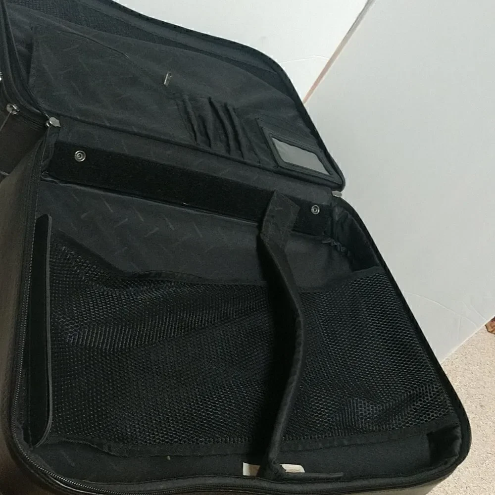 .Samsonite Vinyl Laptop Carry on